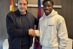 华体会体育官网app-巴萨官方：和15岁小将通卡拉达成续约协议，年满16岁生效